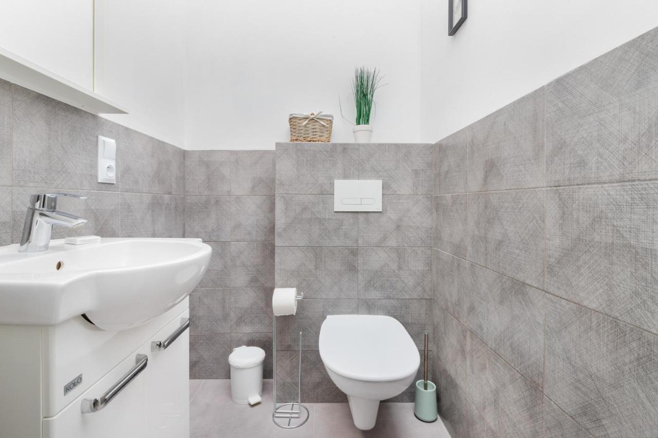Deluxe Apartments Sucha Gdansk By Noclegi Renters Exterior photo